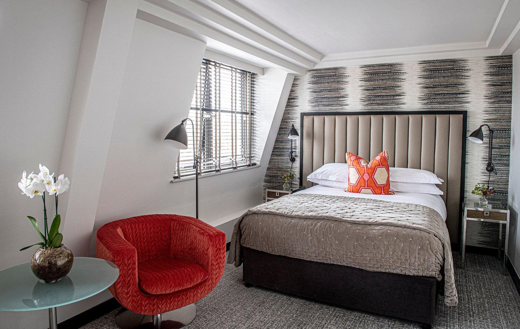 The Marylebone Hotel Londyn Zewnętrze zdjęcie A bedroom at the hotel
