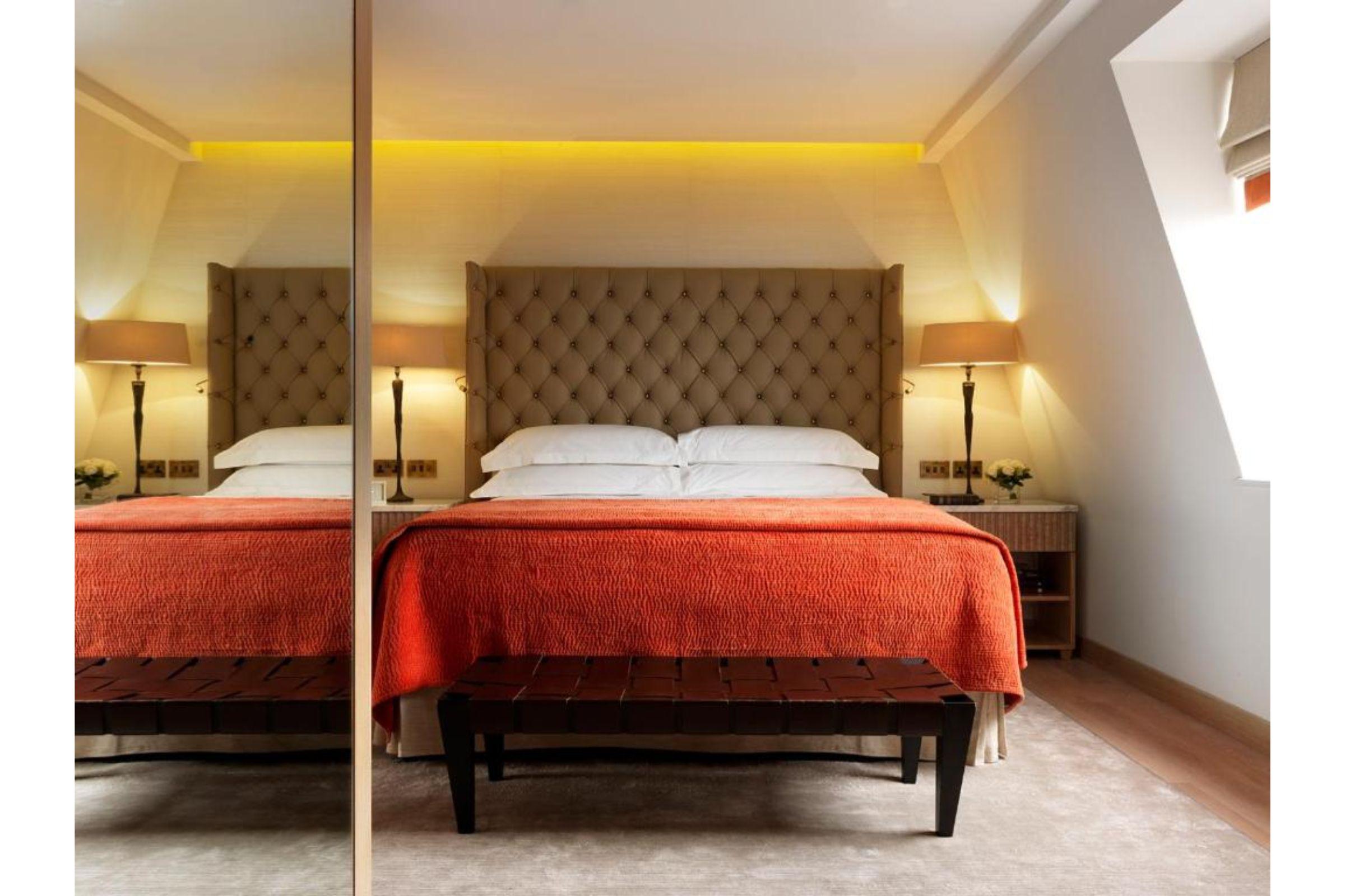 The Marylebone Hotel Londyn Zewnętrze zdjęcie A bedroom at The Ivy Hotel